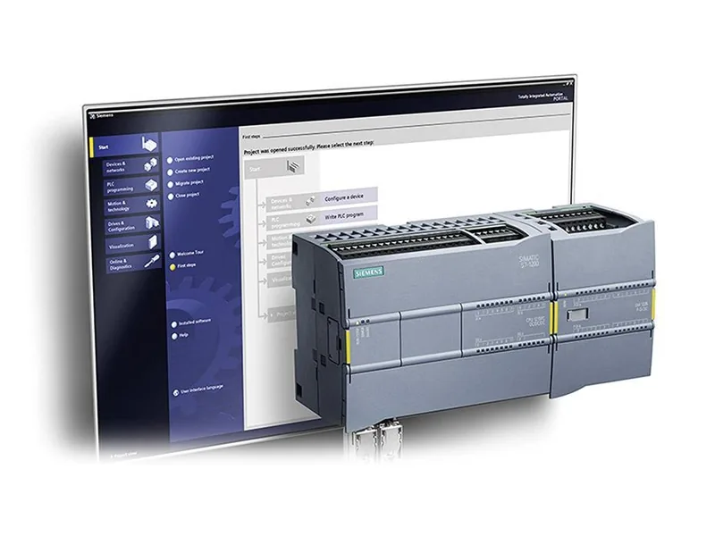 Un PLC Siemens S7-1200 davanti al software di programmazione